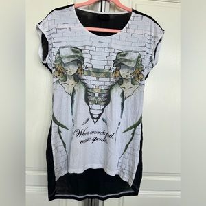 T shirt , baggy , artsy , cannot read the designer tag